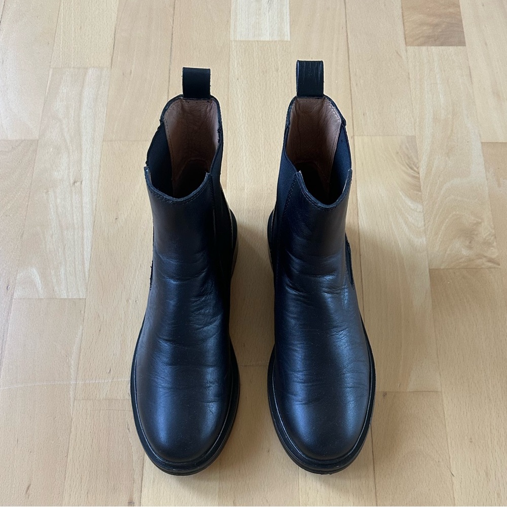 Madewell Benning Chelsea Boot. Size 8. Great condition. - Picture 5 of 10